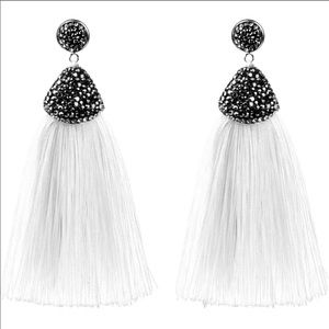 💕3/$25 | Victoria Crystal Tassel Earring-White